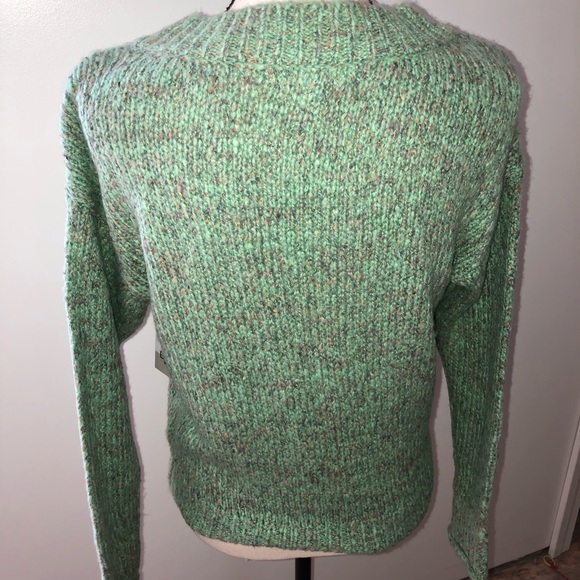NWT! BP brand soft green v-neck sweater Size XS - Picture 5 of 6